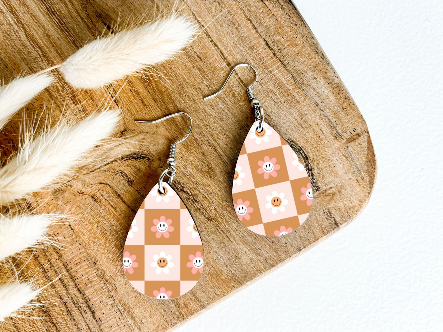 Checkered Smiley Flower Teardrop Earrings